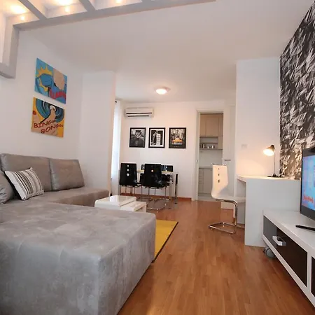 New Belgrade Apartment Neven, Parking 5 Evra Dan Dış mekan fotoğraf