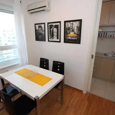 New Belgrade Apartment Neven, Parking 5 Evra Dan Dış mekan fotoğraf
